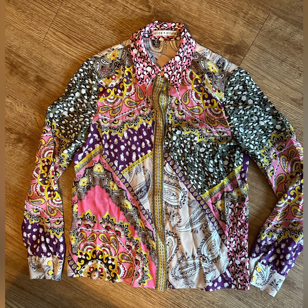 Alice + Olivia “Willa” Blouse 100% silk